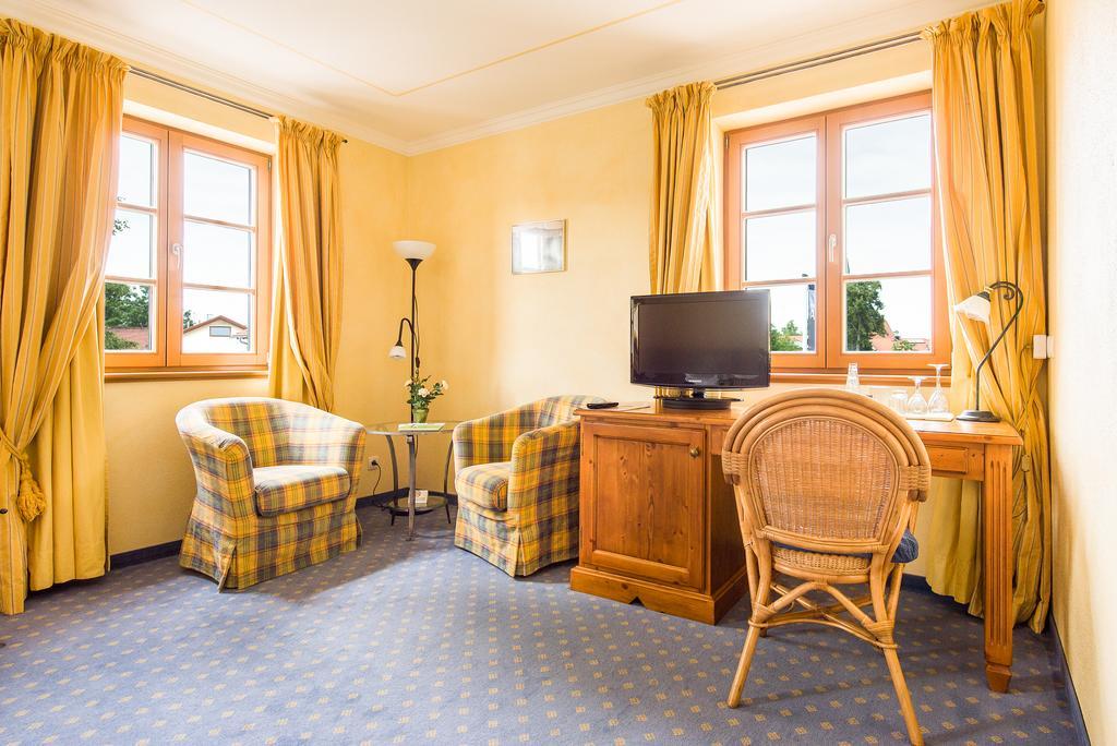 Hotel Und Landgasthof Altwirt Grosshartpenning Bagian luar foto
