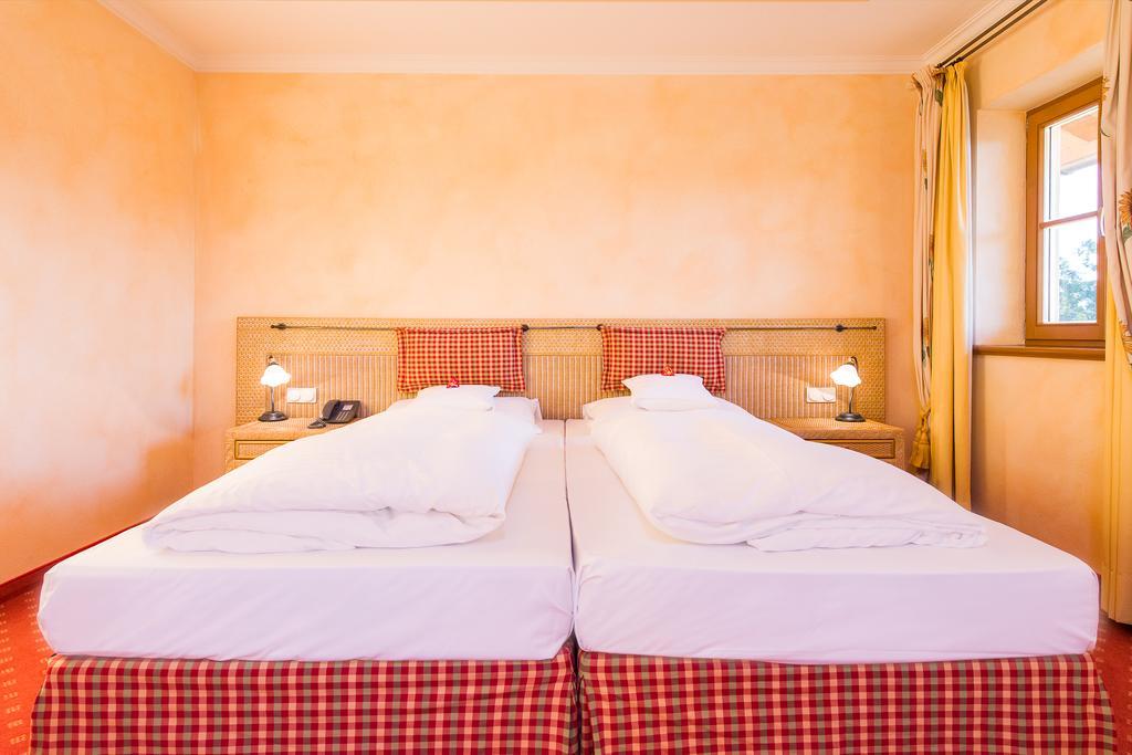 Hotel Und Landgasthof Altwirt Grosshartpenning Bagian luar foto
