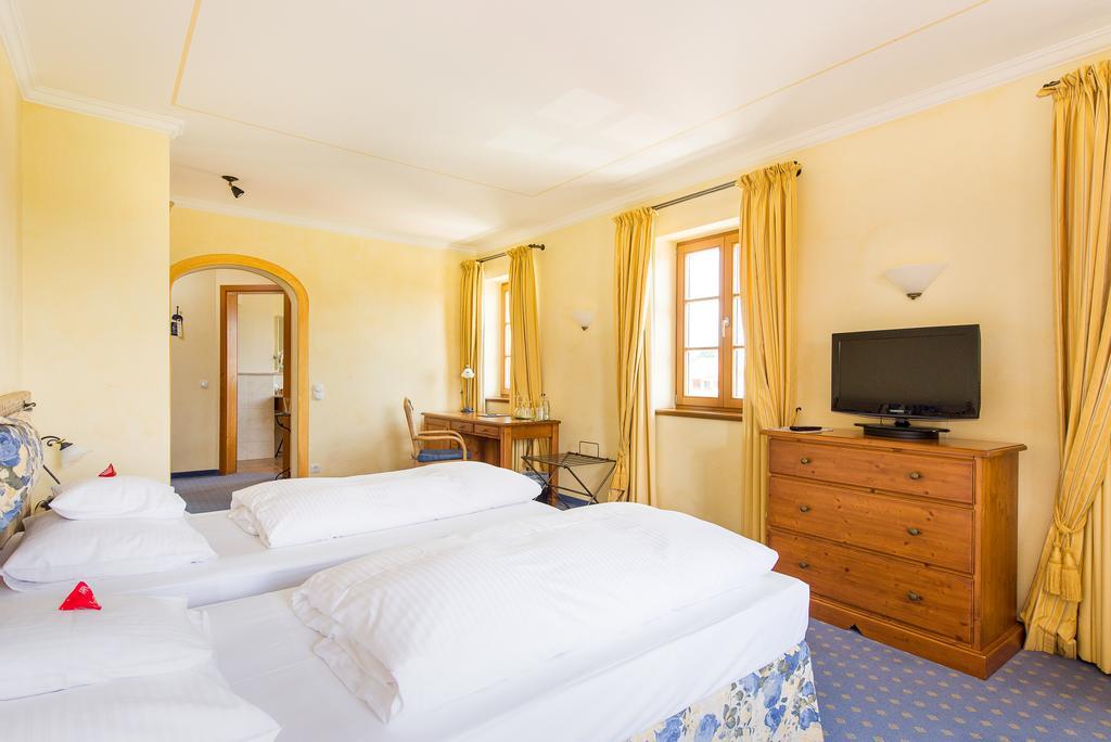 Hotel Und Landgasthof Altwirt Grosshartpenning Bagian luar foto