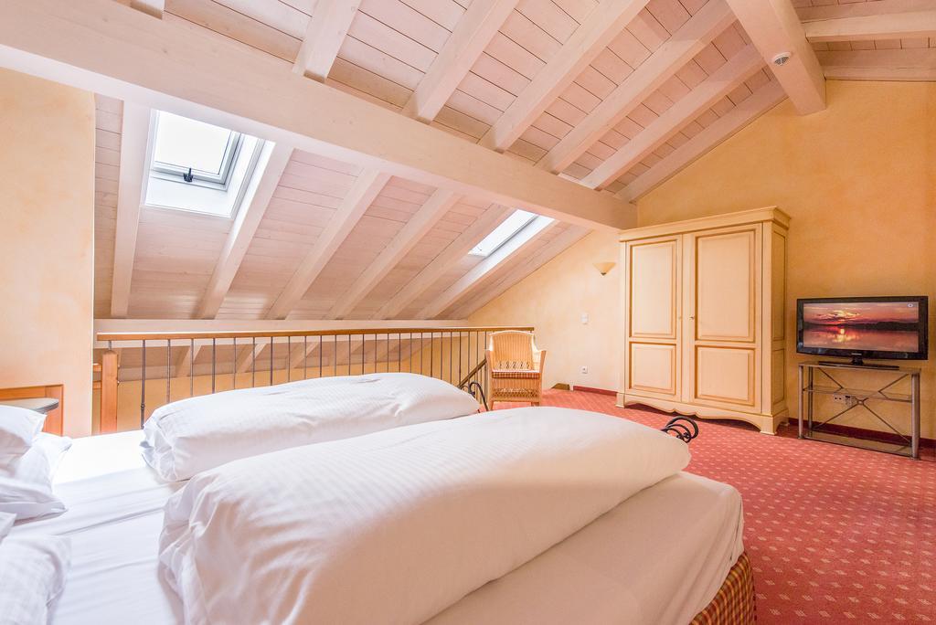 Hotel Und Landgasthof Altwirt Grosshartpenning Bagian luar foto