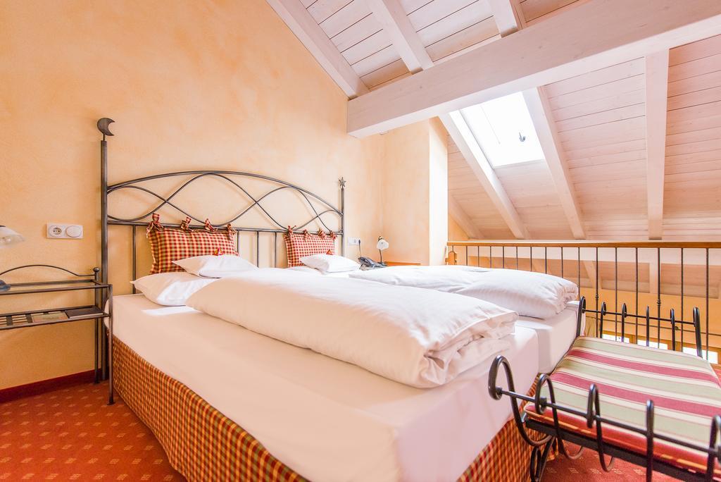 Hotel Und Landgasthof Altwirt Grosshartpenning Bagian luar foto