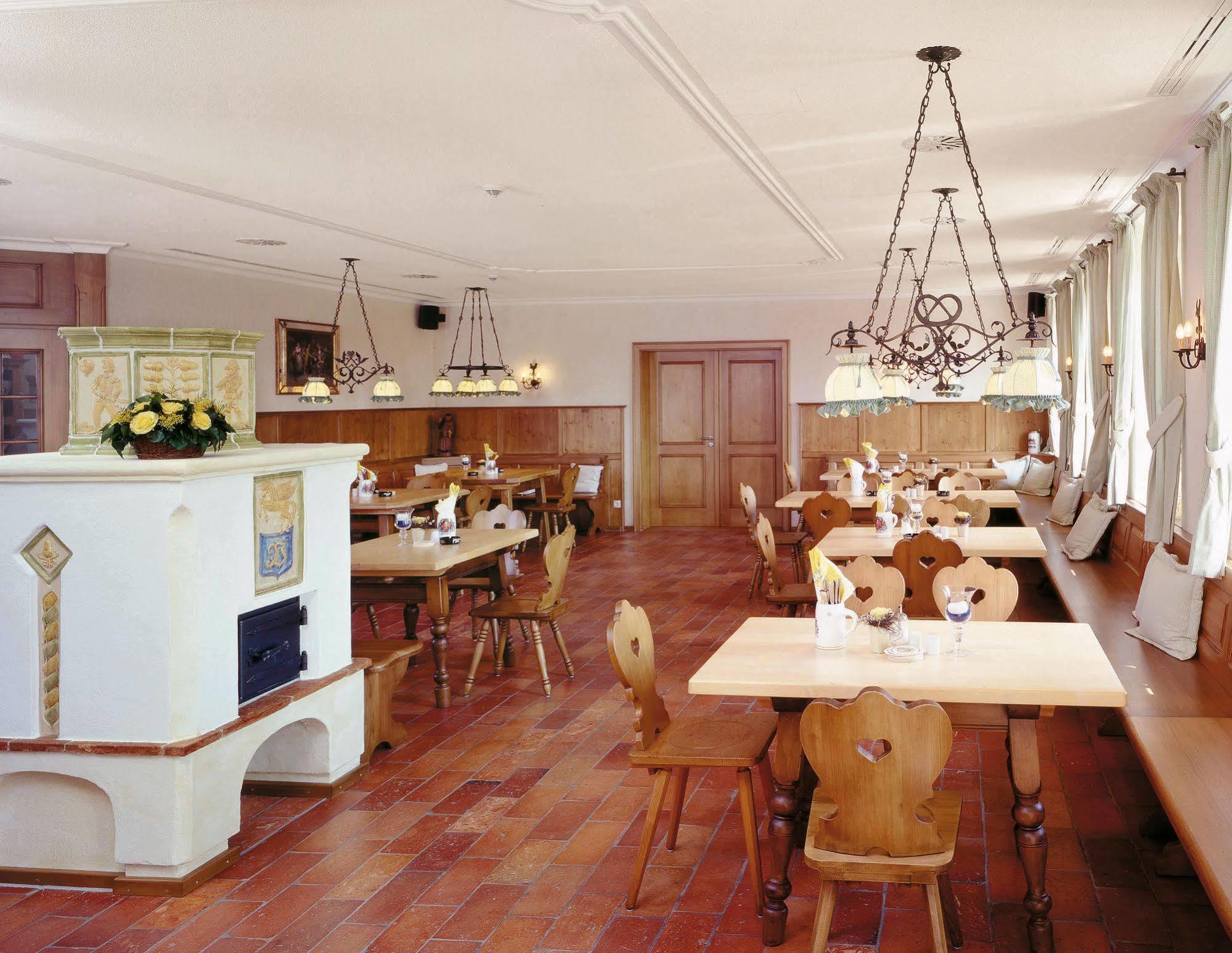 Hotel Und Landgasthof Altwirt Grosshartpenning Bagian luar foto
