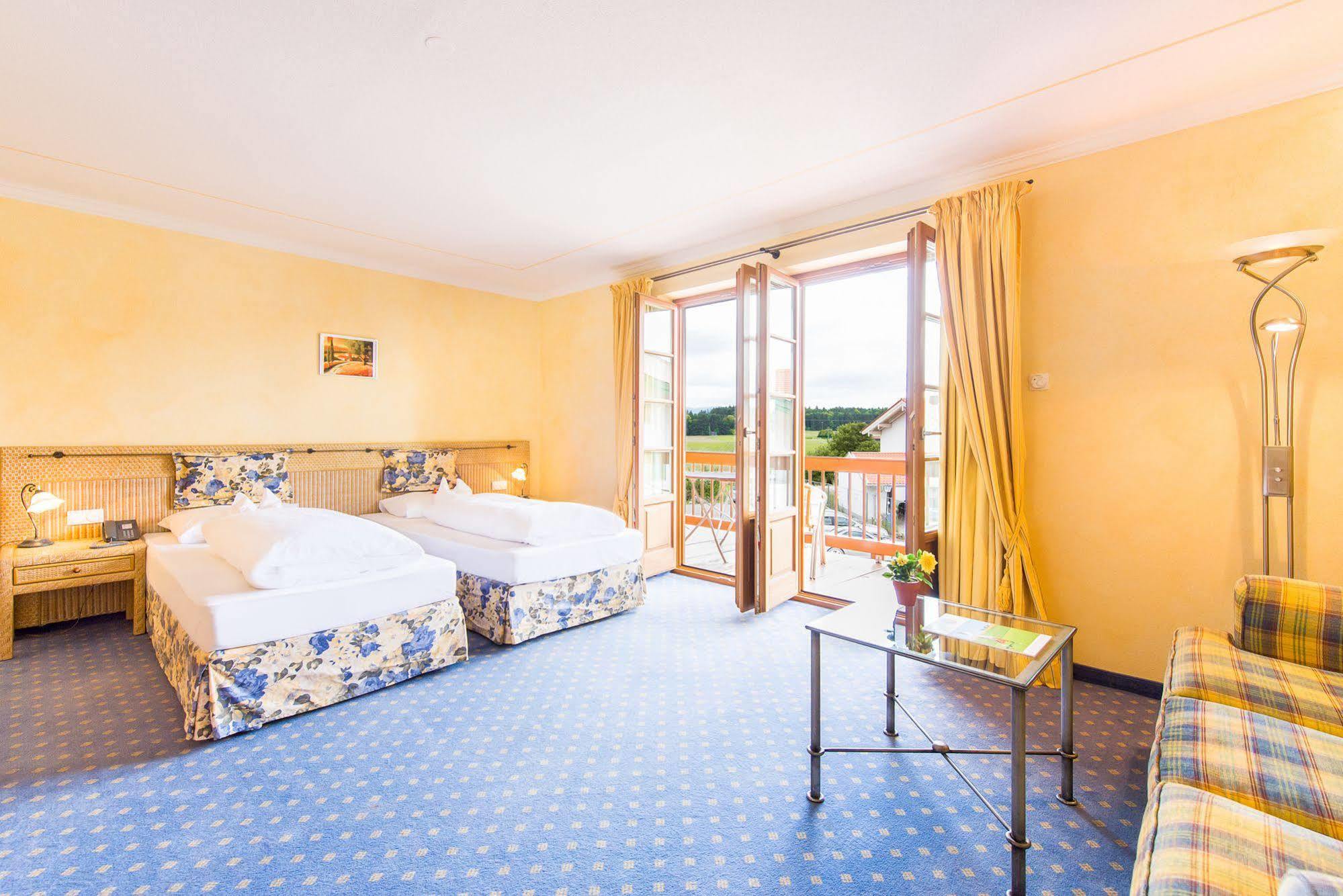Hotel Und Landgasthof Altwirt Grosshartpenning Bagian luar foto