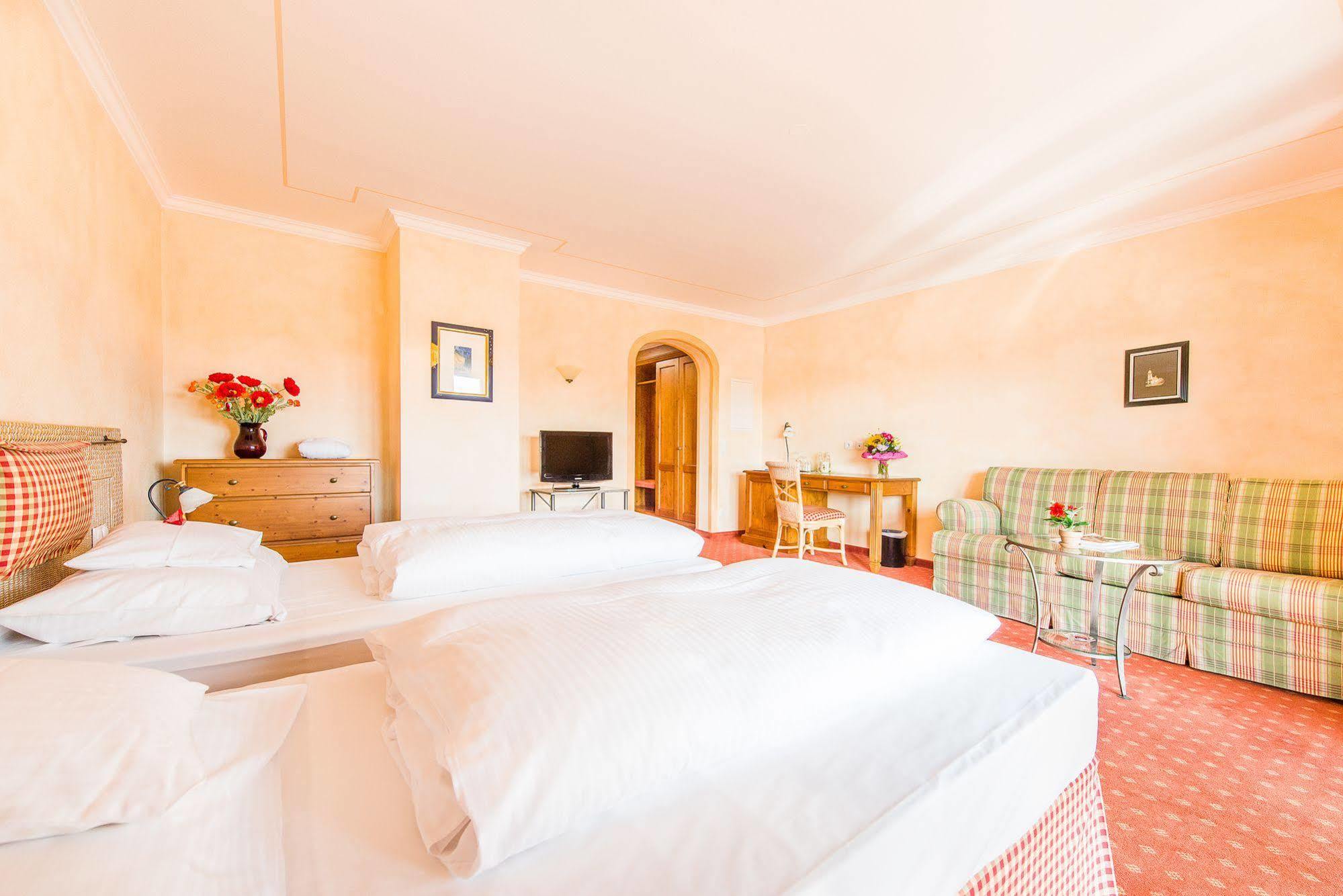 Hotel Und Landgasthof Altwirt Grosshartpenning Bagian luar foto