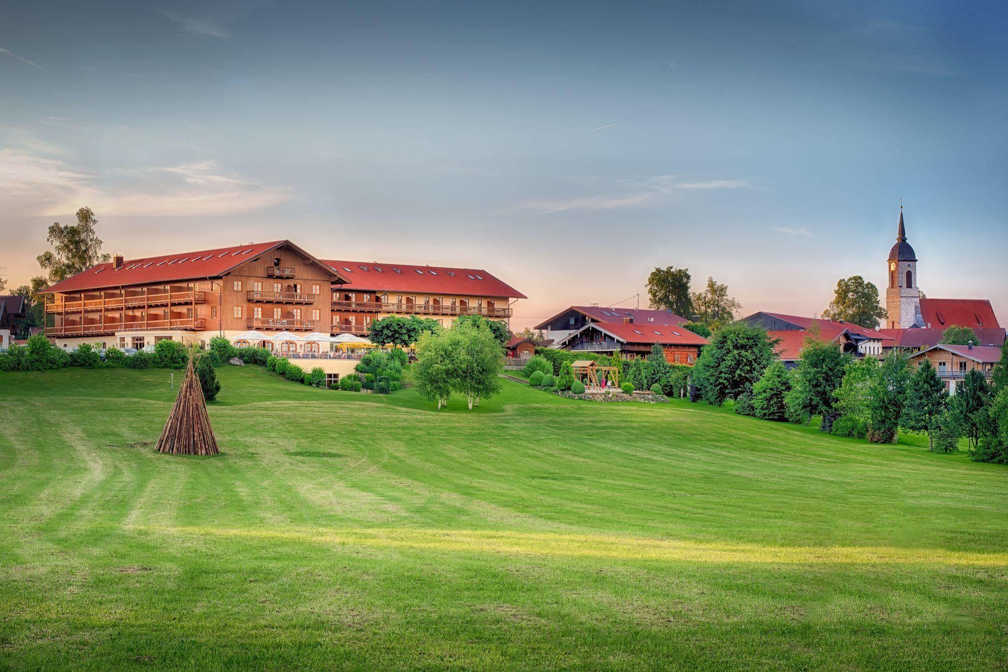 Hotel Und Landgasthof Altwirt Grosshartpenning Bagian luar foto