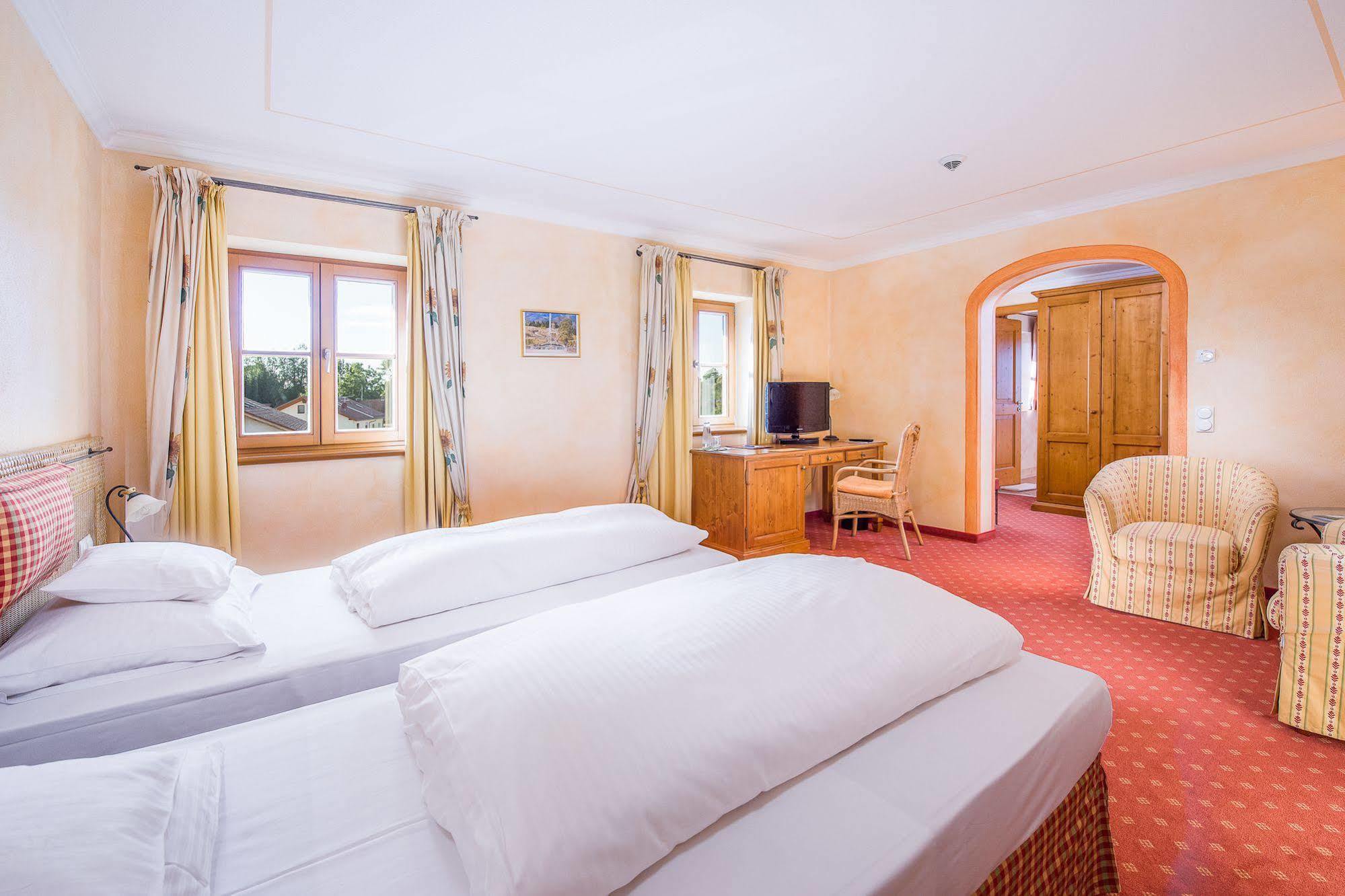 Hotel Und Landgasthof Altwirt Grosshartpenning Bagian luar foto